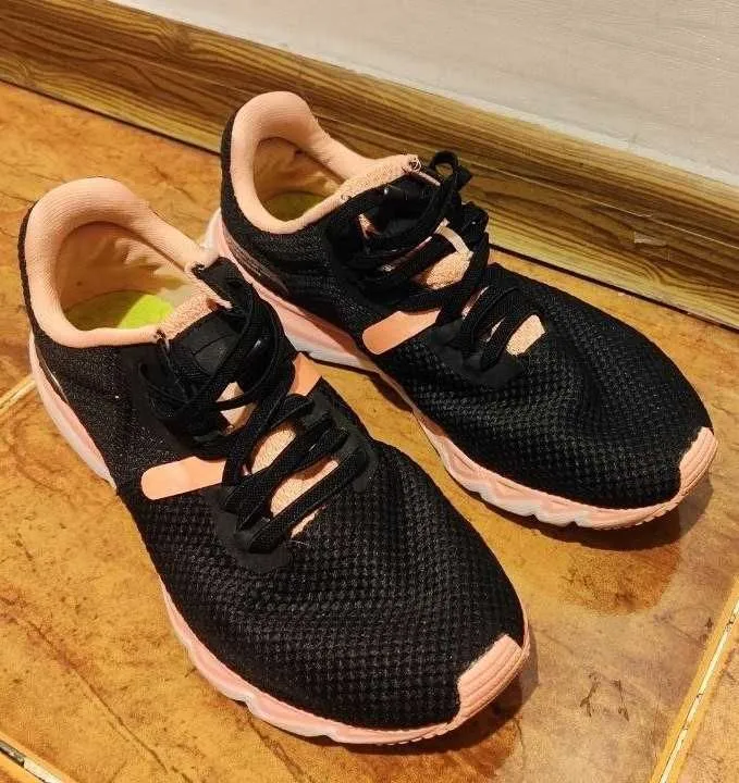 Женские беговые кроссовки LI-NING на маленькую ногу 2 Женские беговые кроссовки LI-NING на маленькую ногу 2