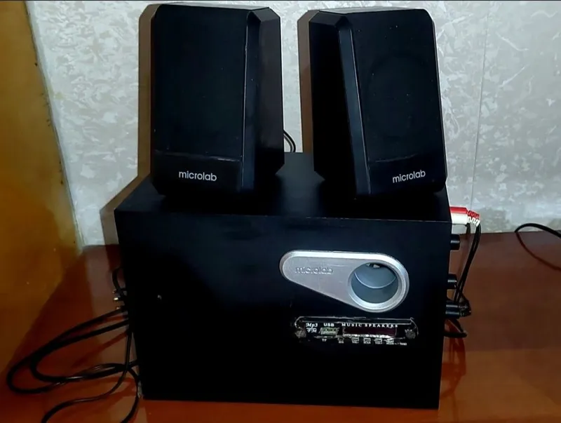 Microlab kalonka pult, usb fleshka, micro fleshka, aux, FM radio narxi 1