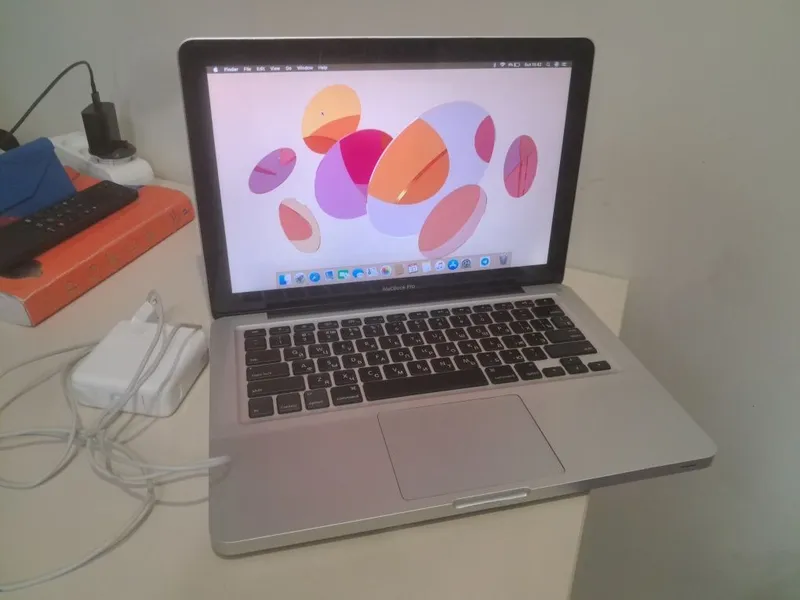 Macbook pro 13 yaxshi holatda — фото 5