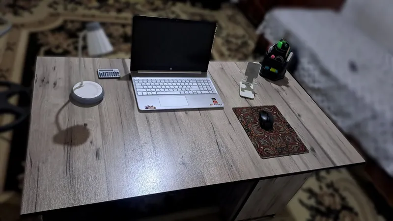 Zamonaviy va Ergonomik Yozuv-Dars Stoli 1