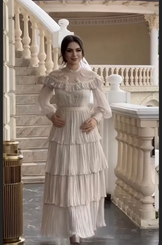 ivory rangidagi kechki ko‘ylak