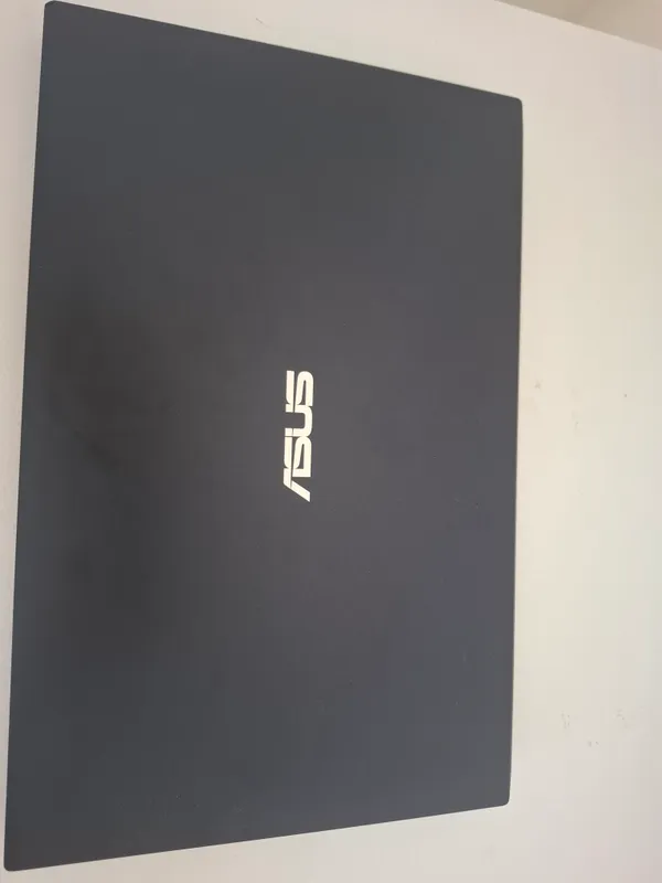 ExpertBook i5 1