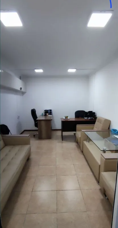 Айбек. Шох мед центр рядом сдаётся офис 200м2.10 комнат доступ 24/7