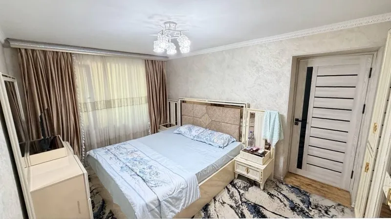 продам чиланзар 8.  одна комнатная 1