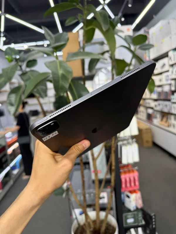 Ipad pro 11 inch ( gen-2 2020 ) 4 Ipad pro 11 inch ( gen-2 2020 ) 4