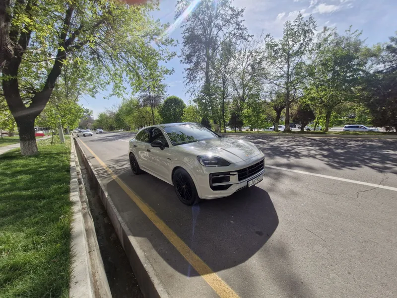 Porsche Cayenne Coupe Hybrid full paket — фото 1
