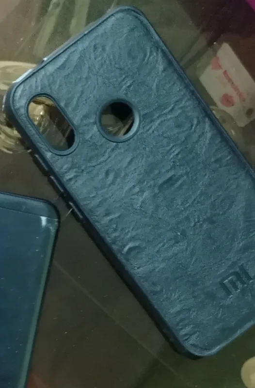 Продам чехол новый на mi 6 pro.