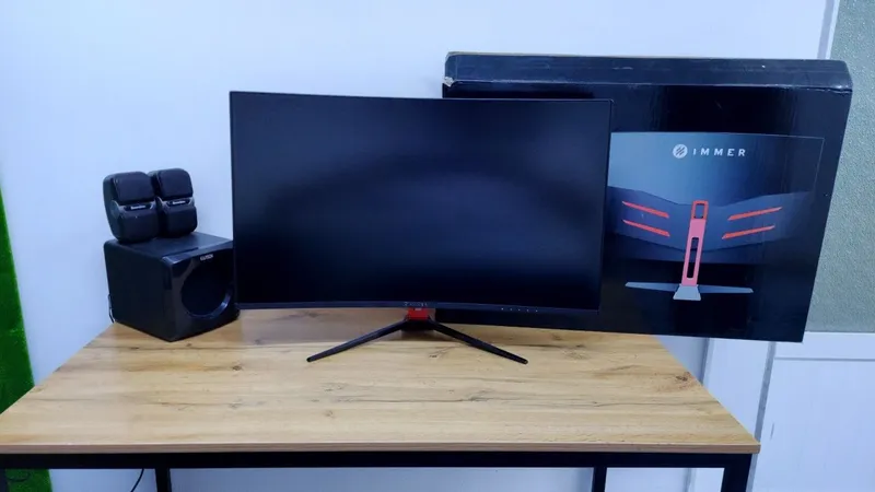 Monitor 32 165 Cruved 1