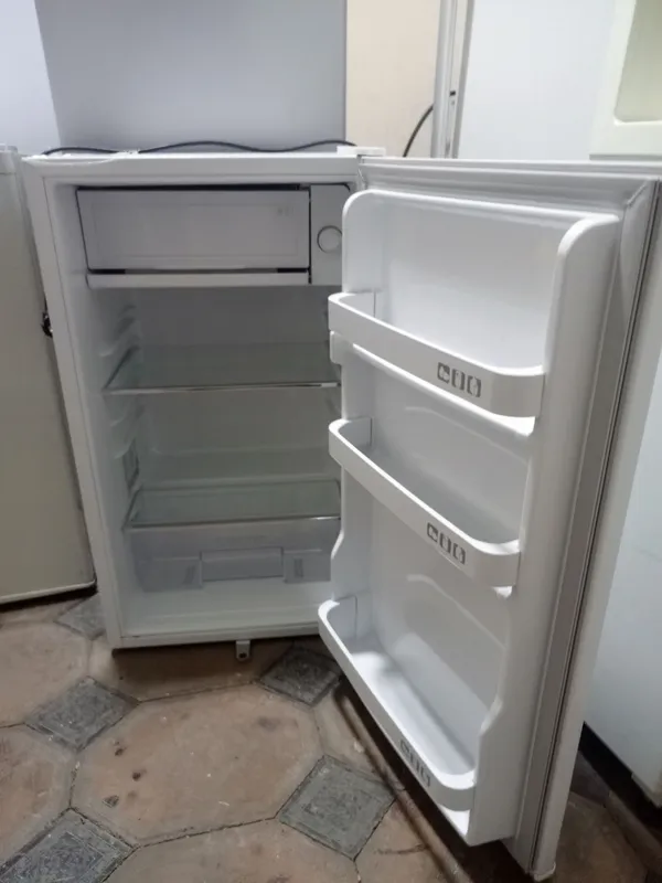 срочно продаётся мини-артел холодильник 2 срочно продаётся мини-артел холодильник 2