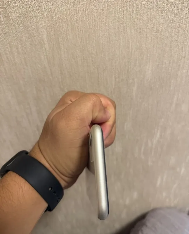 Iphone 11 sotiladi. Oq rang 64gb 6