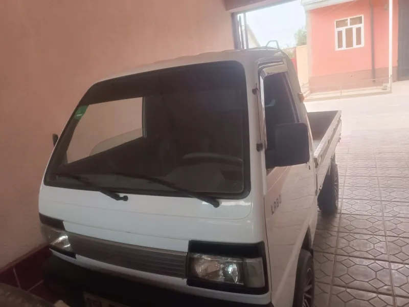 Labo sotiladi yili 2023 probek 88 000 km polni ful shumka kraska toza 3