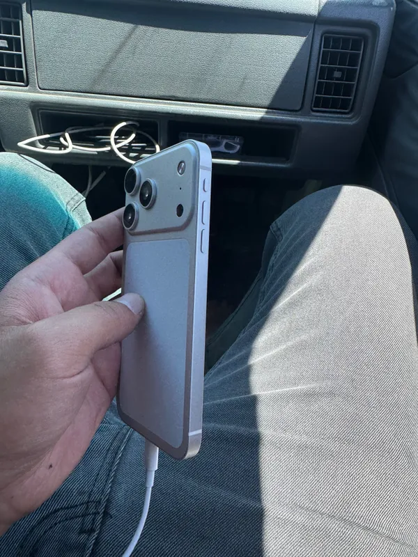 Iphone 11 sotiladi 3