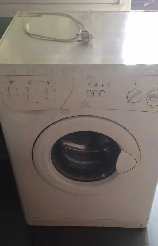 Стиральные машины Indesit б/у, можно на запчасти Стиральные машины Indesit б/у, можно на запчасти