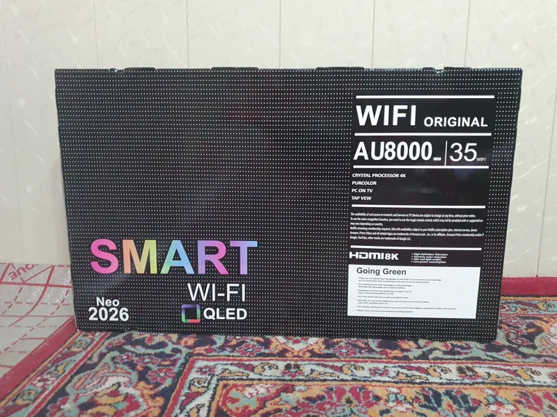 Smart TV, AU8000 35" Smart TV, AU8000 35"