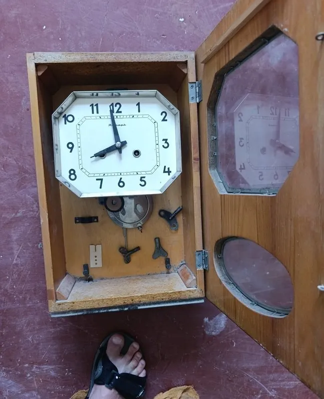 Продам часы янтарь 2 Продам часы янтарь 2