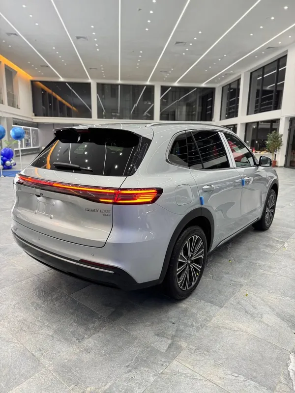 Geely BYD Volvo . 3