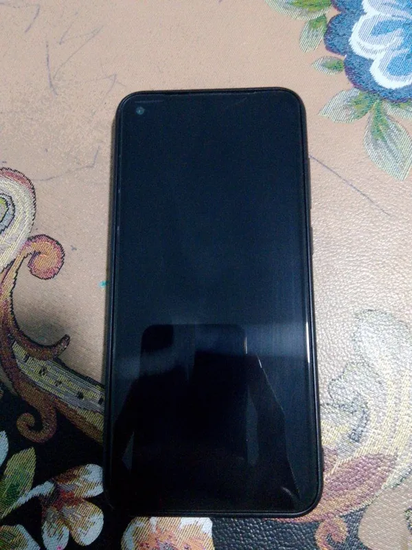 Samsung a11 32gb holati ideal