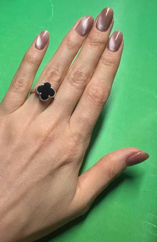 Серебро кольцо-Van Cleef & Arpels Alhambra. проба-925 РАЗМЕР-17. 3грам 5 Серебро кольцо-Van Cleef & Arpels Alhambra. проба-925 РАЗМЕР-17. 3грам 5