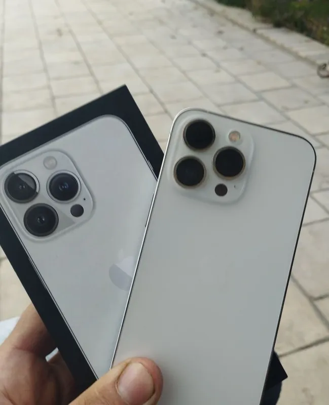 Цвет iPhone 13 Pro — белый Цвет iPhone 13 Pro — белый