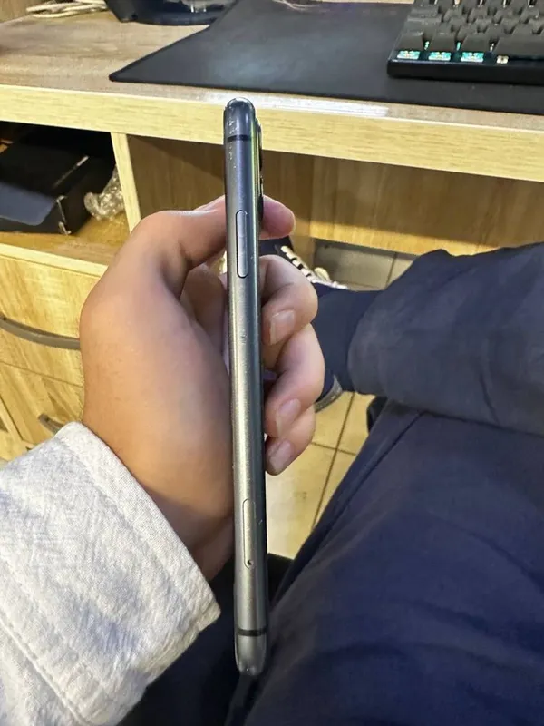Iphone 11 qora 64gb 3