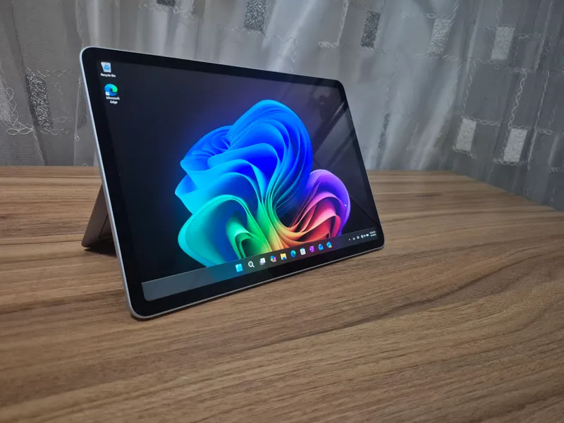 Microsoft Surface Pro 12 — фото 2