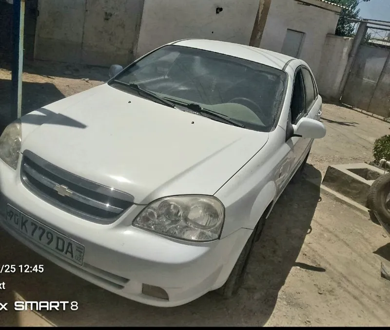 Avtomobil Lacetti 3