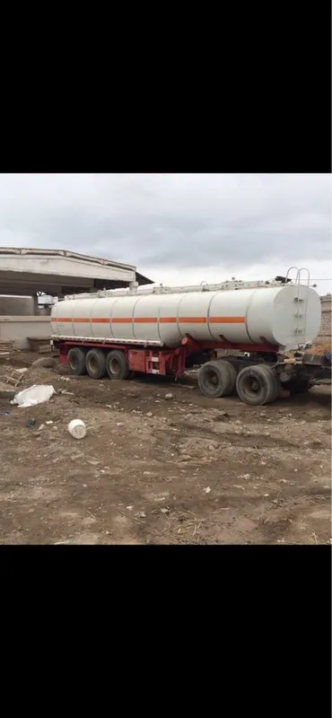 Продается прицеп цистерна 32 кубовая , три отцека , нержавейка ,
