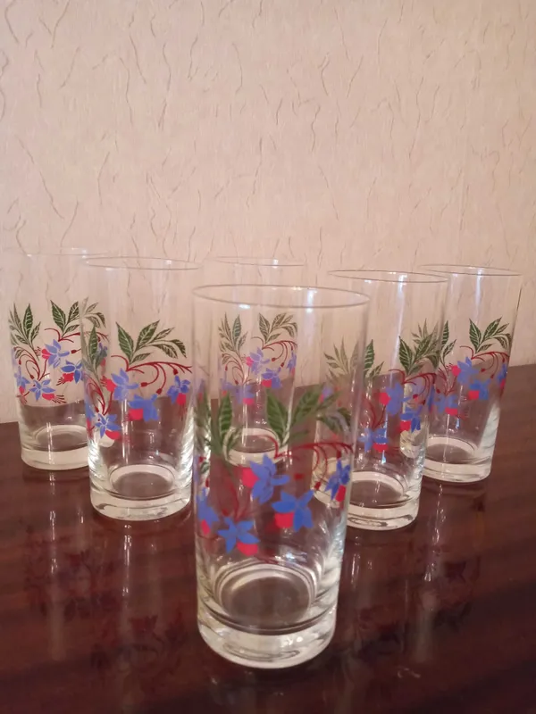 Продаются стаканы для сока 2 Продаются стаканы для сока 2