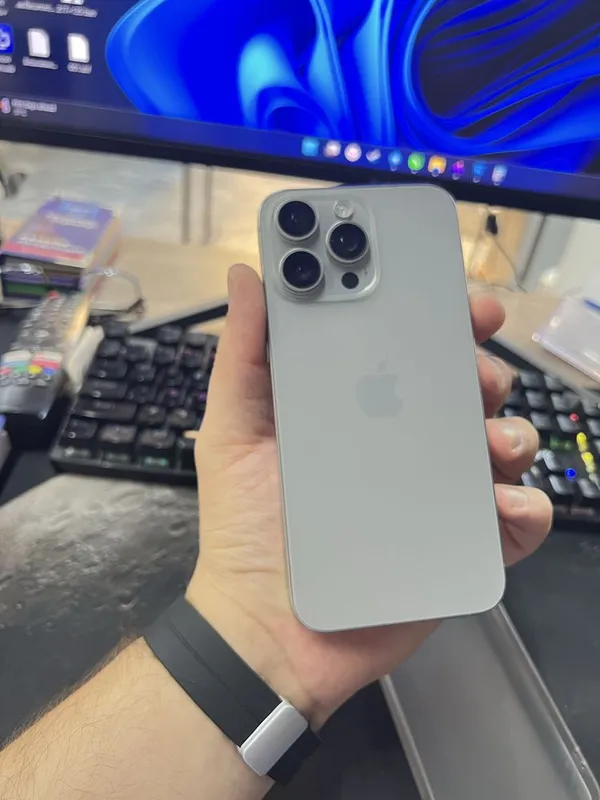 Iphone 15 pro max SROCHNA!!! 1
