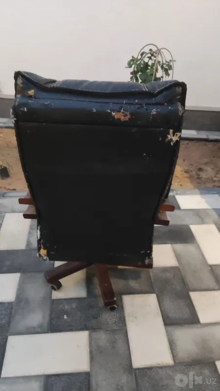 Tiklash kerak bo‘lgan ofis kreslosi 4 Tiklash kerak bo‘lgan ofis kreslosi 4