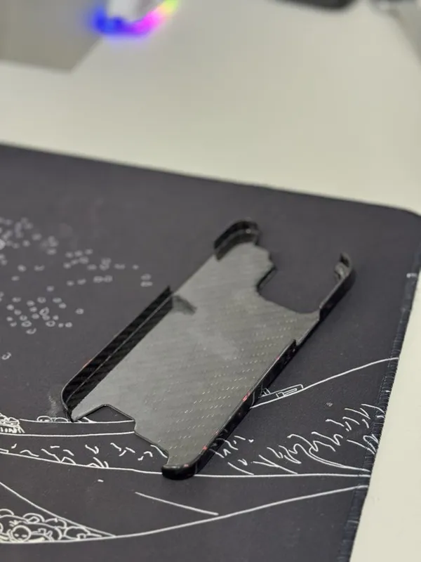 Chehol iPhone 14 pro max ga natural carbon case — фото 4