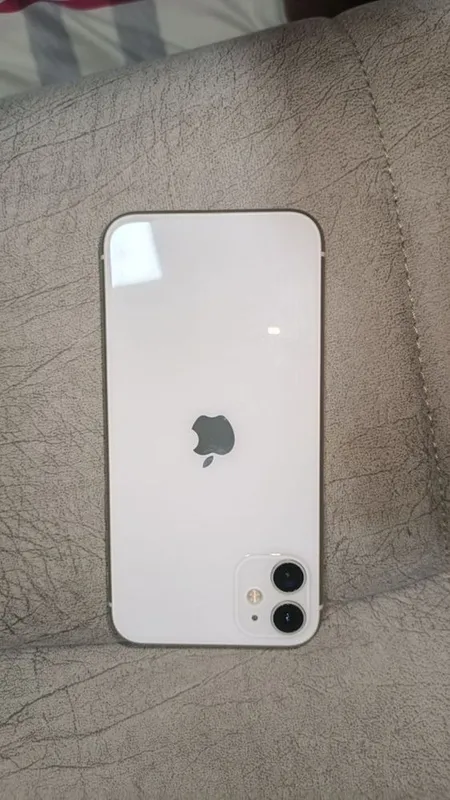 Iphone 11 в белом цвете отличное состояния