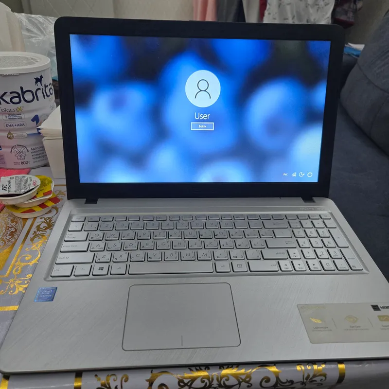 Notebook LSUS ko'p ishlatilmagan