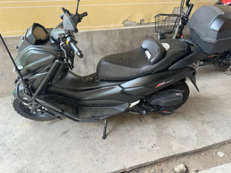 Skuter s max sotiladi