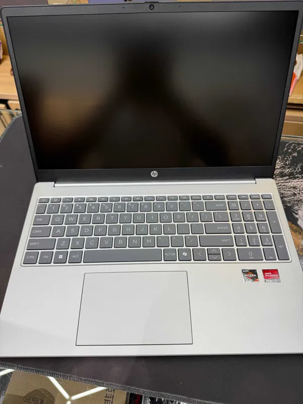 Noutbuk HP Laptop 15 Amd Ryzen 7 5825U 8/512GB SDRAM SSD 15.6" FHD LED — фото 1