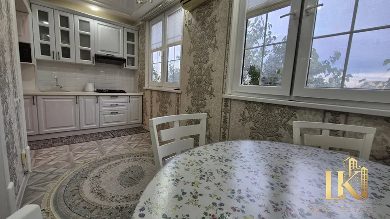 2-комнатная квартира, 58 м², 3/4, ЖК 77-серия — фото 1