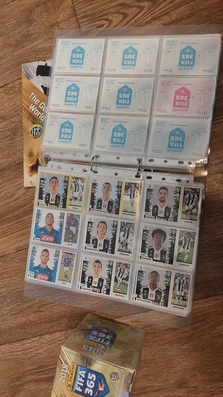 Fifa 2019 Panini новый, запечатанный бокс + альбом — фото 2