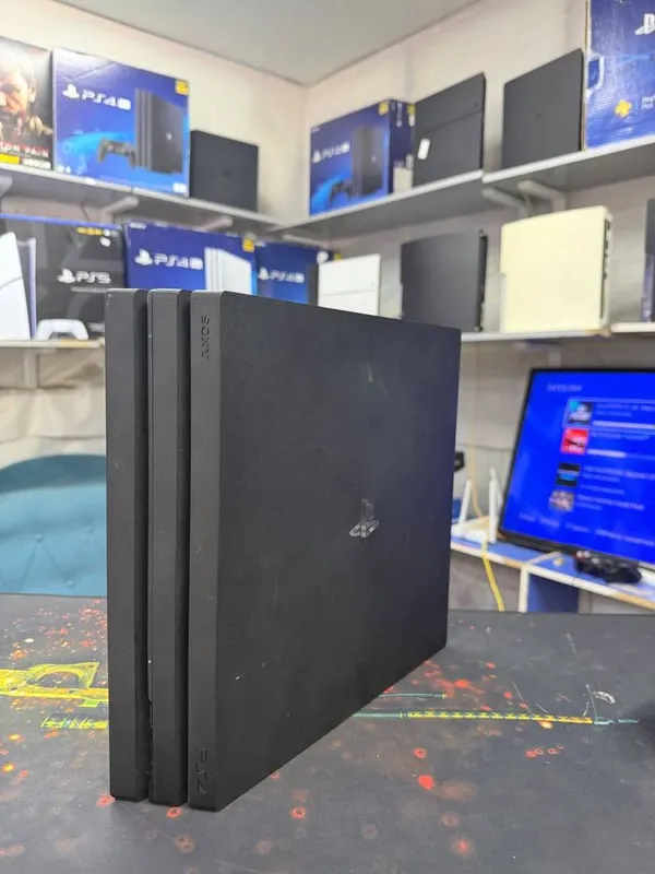 Продаетсч игроаой консол playstation 4 pro vzlom versiya Продаетсч игроаой консол playstation 4 pro vzlom versiya