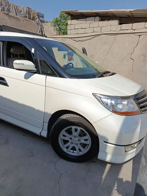 Honda sotiladiii 3 Honda sotiladiii 3