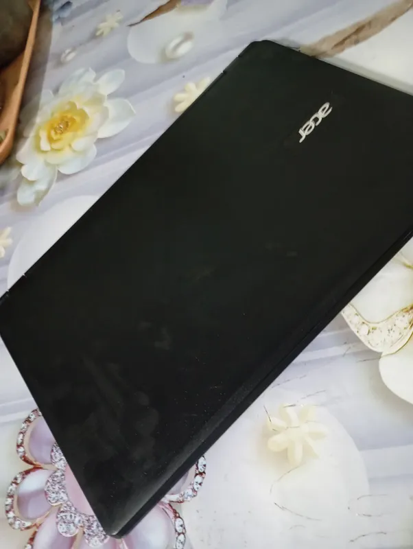 Noutbuk ACER 4