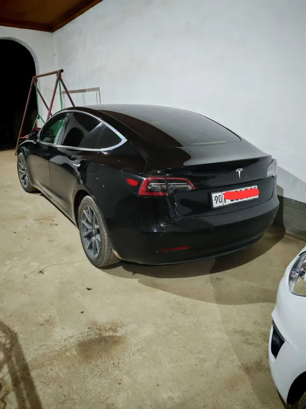 Tesla model 3 holati ideal — фото 2