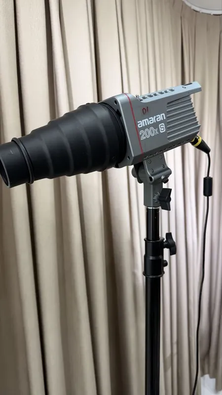 Godox amaran chiroqlari shtativi bilan