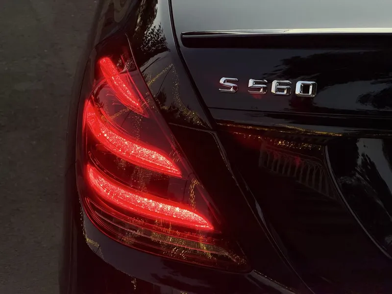 Mercedes Benz W222 S560 Long 10