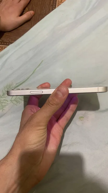 iPhone 12, срочно нужны деньги, дефект: Face ID не работает 2 iPhone 12, срочно нужны деньги, дефект: Face ID не работает 2