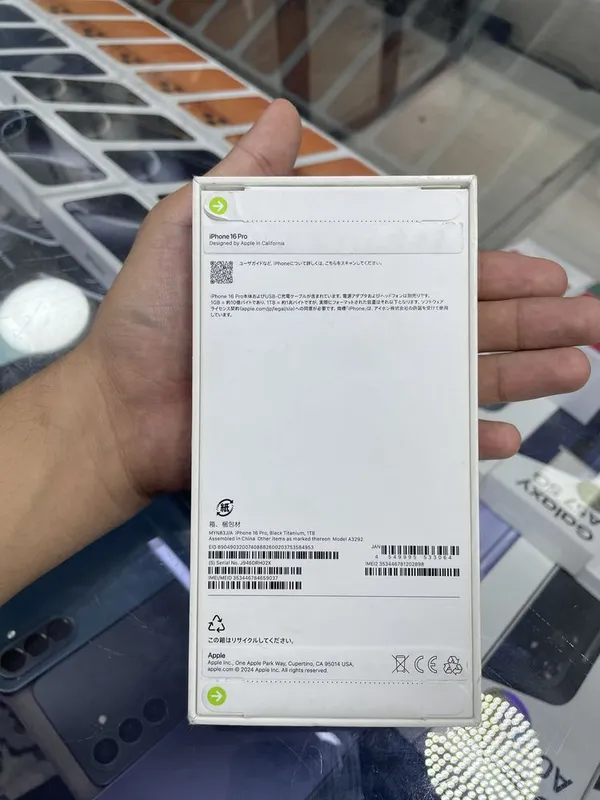 Iphone 16 pro 1tb black — фото 1