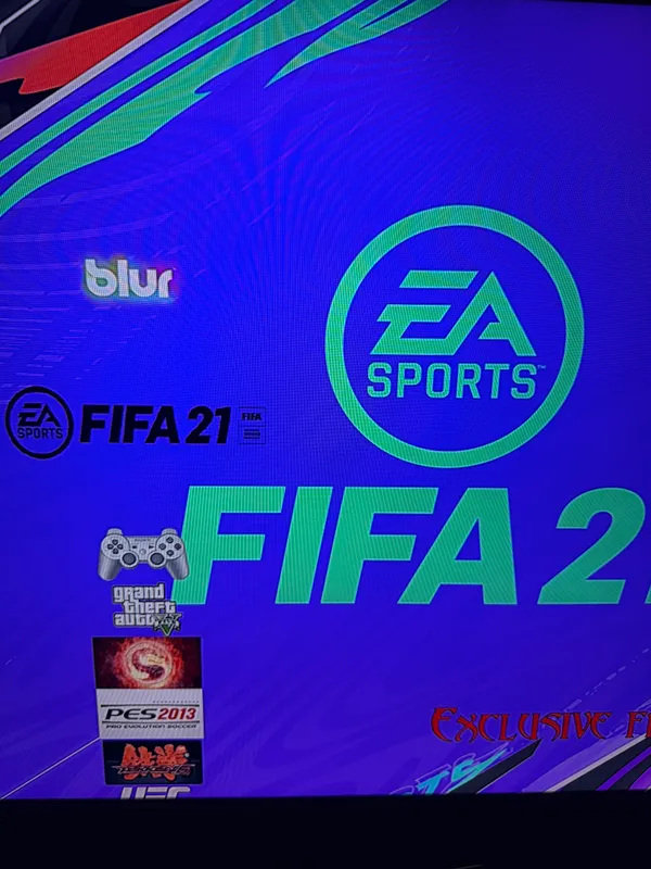 Playstation 3 Slim + 4 jostik