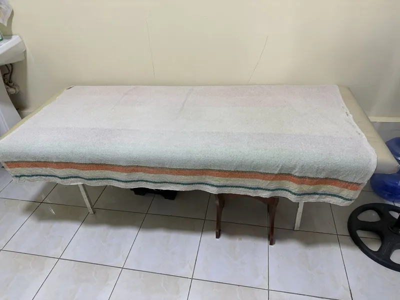 Продам кушетку б/у Продам кушетку б/у