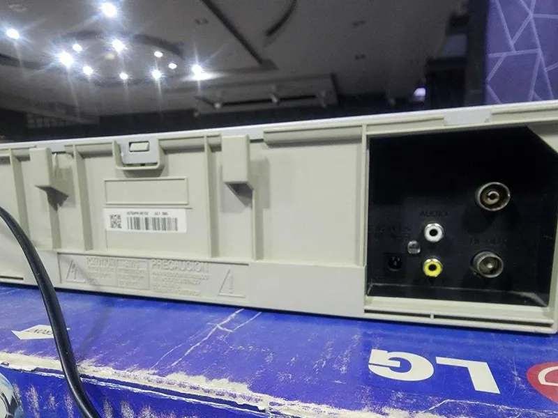 Видео магнитофон Lg GL172W в идалном состоянии — фото 2
