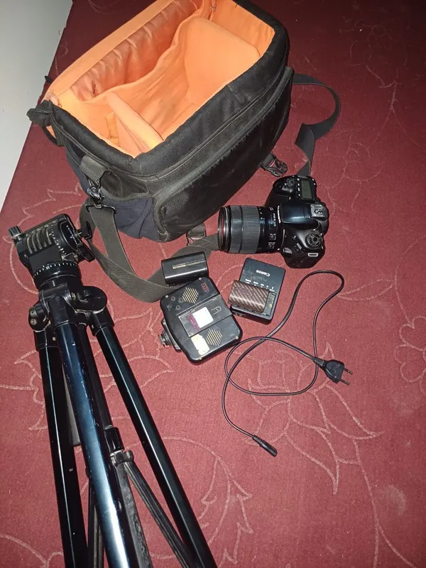 90 d canon sotiladi 700 kami bor 90 d canon sotiladi 700 kami bor