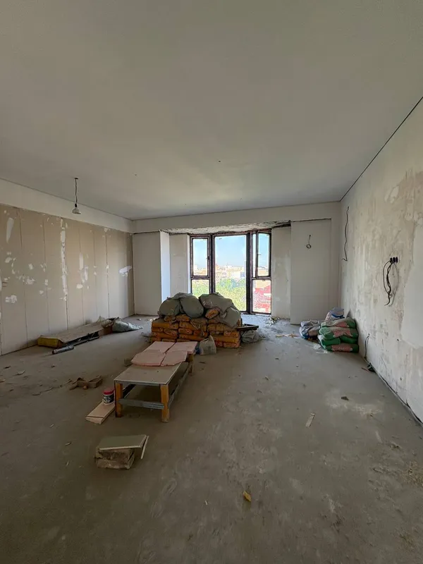 Продаётся 3-комнатная квартира в новостройке (white box), Мирабадский район 3